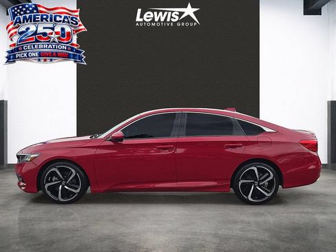 Used 2018 Honda Accord Sport image 2