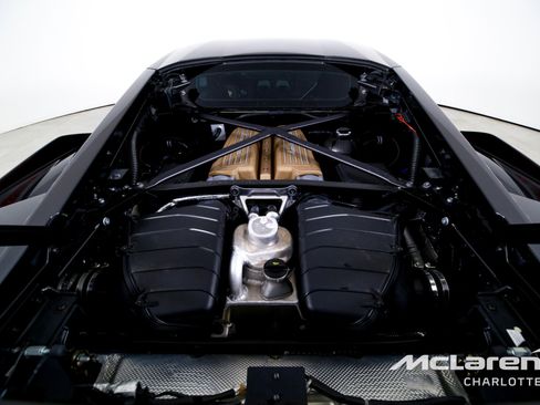 Used 2022 Lamborghini Huracan STO RWD image 20