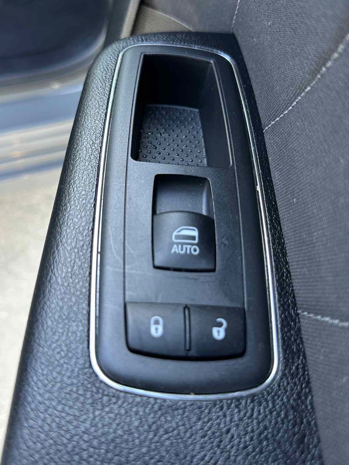 Used 2019 Dodge Charger SXT w/ Cold Weather Package AWD/4WD image 29