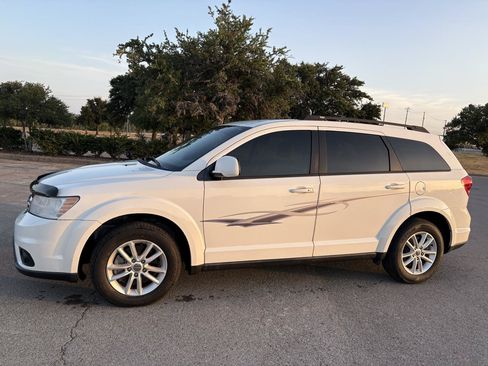 Used 2015 Dodge Journey SXT FWD image 3