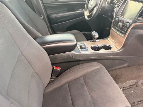Used 2015 Jeep Grand Cherokee Laredo w/ Quick Order Package 23E AWD/4WD image 11