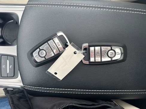 Used 2023 Ford Edge Titanium w/ Class II Trailer Tow Package image 45