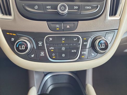 Used 2024 Chevrolet Malibu LT FWD image 30