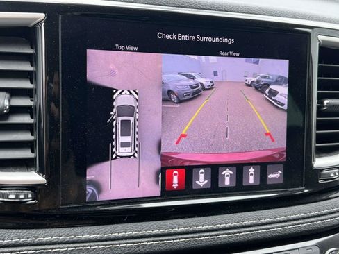 Certified 2023 Chrysler Pacifica Touring-L FWD image 28
