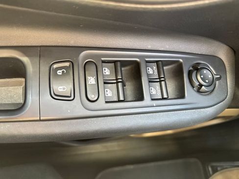 Used 2016 Jeep Renegade Limited AWD/4WD image 28