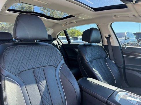 Used 2020 BMW 740i image 30