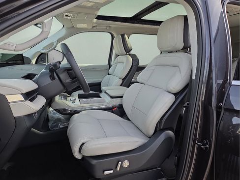 New 2026 Lincoln Navigator Reserve AWD/4WD image 14