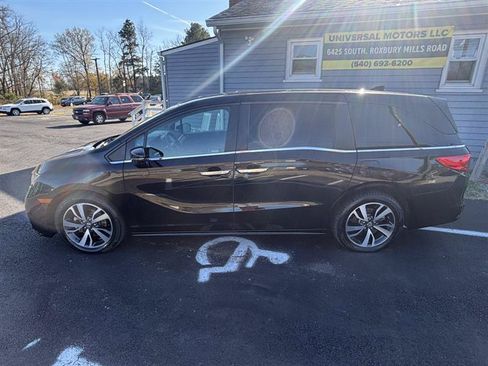 Used 2021 Honda Odyssey Touring image 2