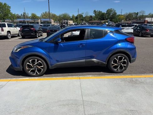 Used 2019 Toyota C-HR XLE FWD image 10
