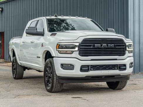 Used 2022 RAM 2500 Laramie w/ Night Edition AWD/4WD image 8