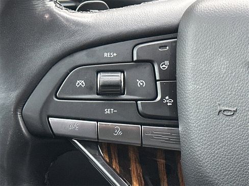 Used 2021 Cadillac Escalade Luxury image 27