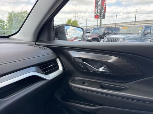 Used 2023 GMC Terrain SLE w/ Driver Convenience Package FWD image 29
