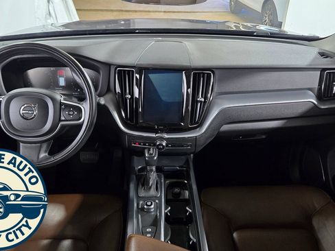 Used 2018 Volvo XC60 T5 Momentum w/ Vision Package AWD/4WD image 28