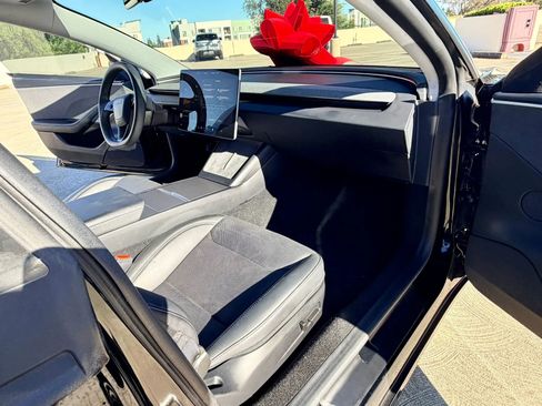 Used 2024 Tesla Model 3 Standard Range RWD image 28