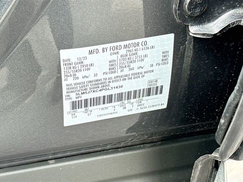 Used 2023 Lincoln Aviator Reserve w/ Elements Package Plus image 36