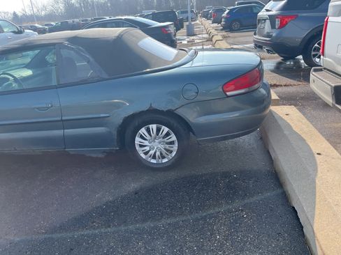 Used 2006 Chrysler Sebring Limited image 11