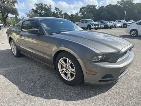 Used 2013 Ford Mustang Coupe image 4