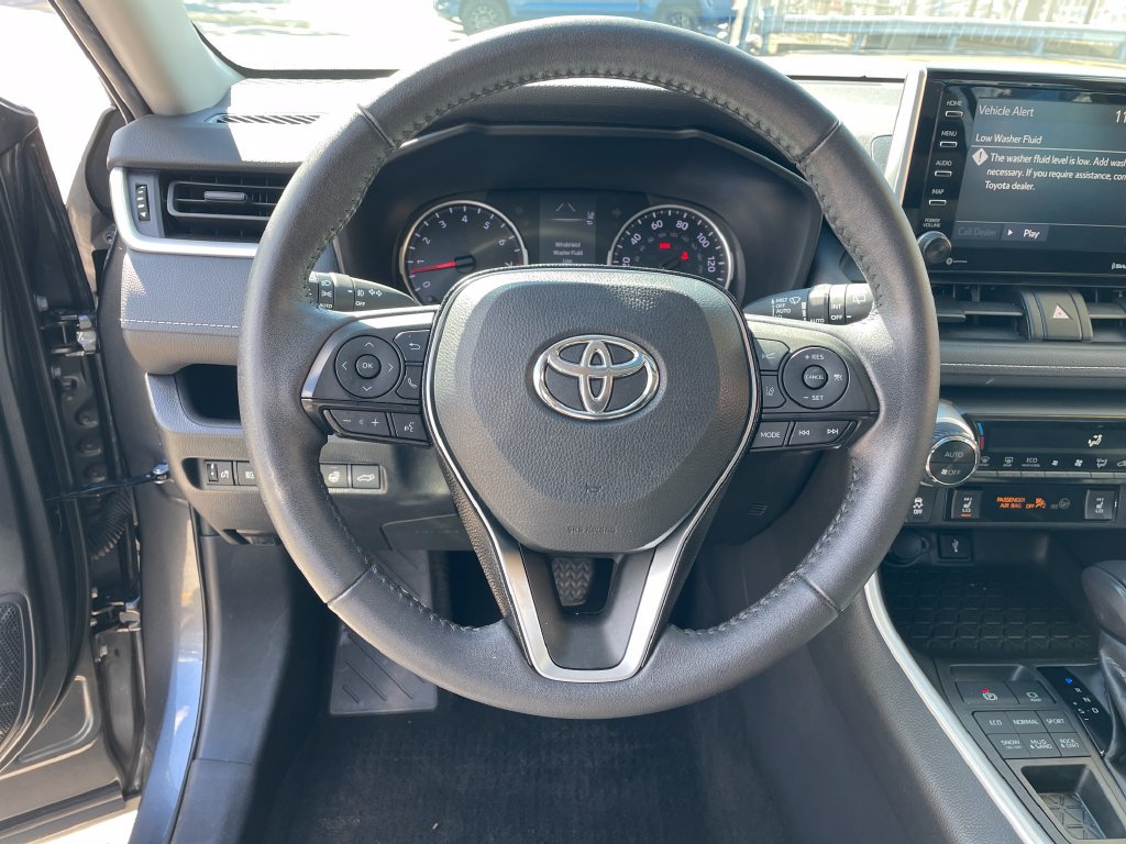 Certified 2020 Toyota RAV4 XLE w/ Convenience Package AWD/4WD image 14