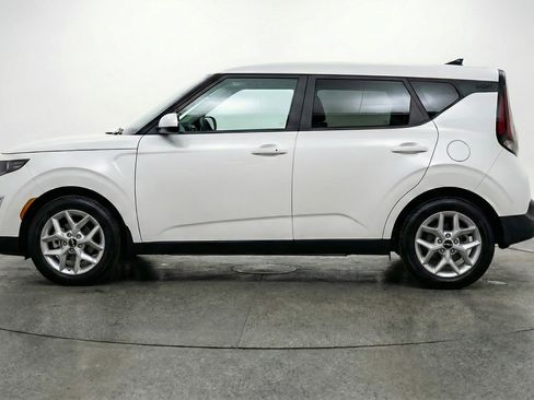 Used 2025 Kia Soul LX w/ LX Technology Package FWD image 5