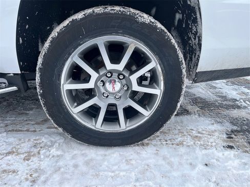 Used 2018 GMC Yukon Denali image 37