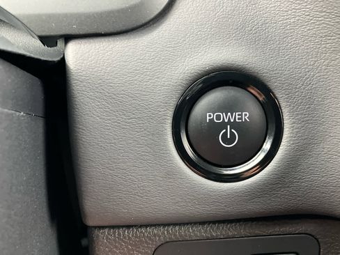 Used 2026 Toyota Sequoia Platinum AWD/4WD image 31