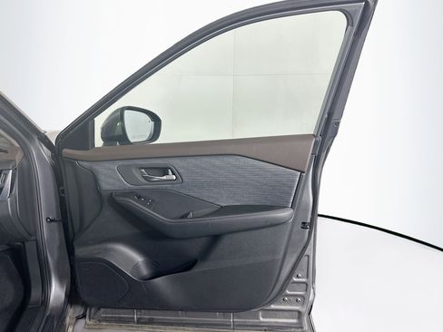 Used 2023 Nissan Rogue SV FWD image 32