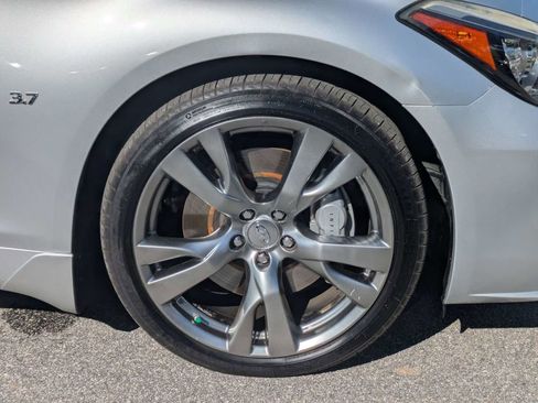 Used 2016 INFINITI Q70 3.7 w/ Sport Package RWD image 12