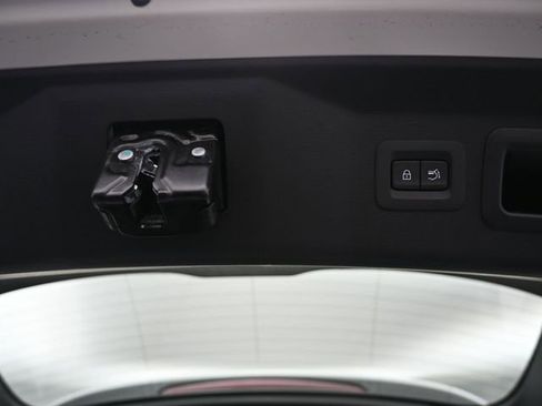 Certified 2025 MAZDA CX-90 3.3 Turbo w/ Preferred Package image 32