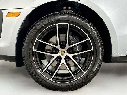 Used 2025 Porsche Macan image 29
