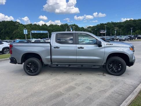 New 2026 Chevrolet Silverado 1500 Custom Trail Boss w/ LPO, Dark Essentials Package AWD/4WD image 13