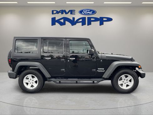 Used 2017 Jeep Wrangler Unlimited Sport w/ Quick Order Package 24S AWD/4WD image 8