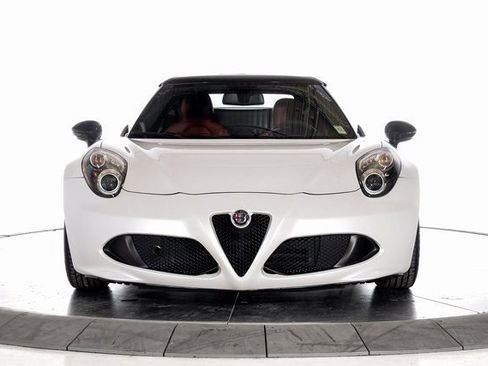 Used 2019 Alfa Romeo 4C Spider RWD image 11