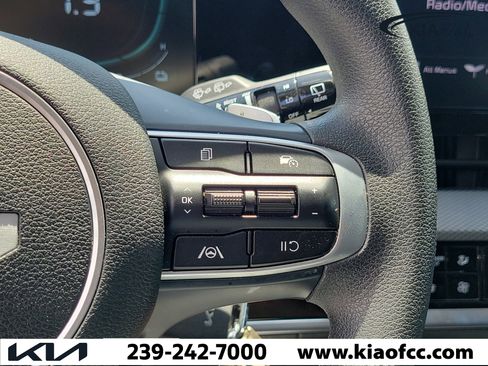 Certified 2025 Kia Sportage LX image 24
