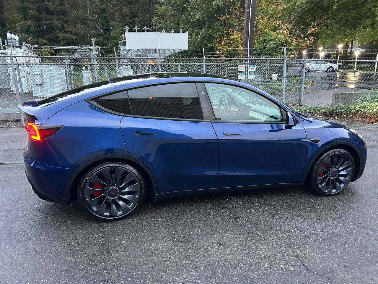 Used 2023 Tesla Model Y Long Range AWD/4WD image 4