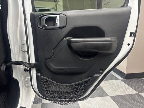 Used 2018 Jeep Wrangler Unlimited Sport S AWD/4WD image 21