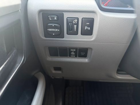 Used 2010 Toyota 4Runner SR5 AWD/4WD image 27