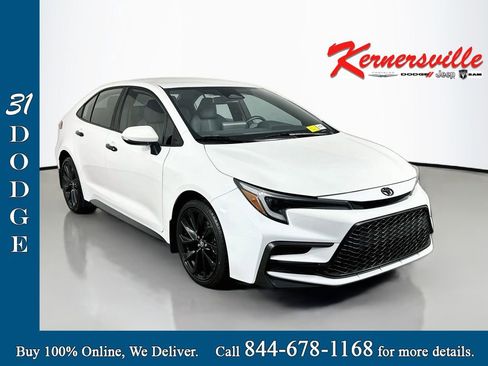 Used 2024 Toyota Corolla SE FWD image 1