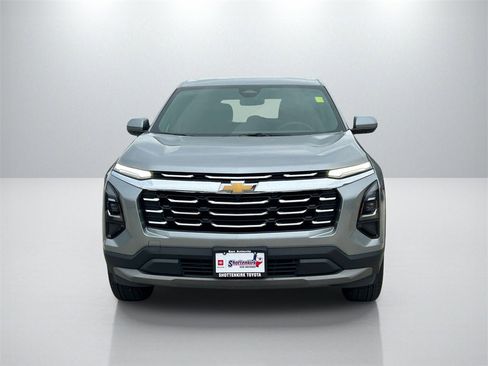 Used 2025 Chevrolet Equinox LT image 2