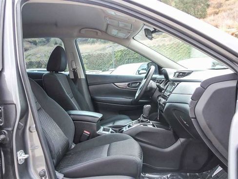 Used 2020 Nissan Rogue S image 17