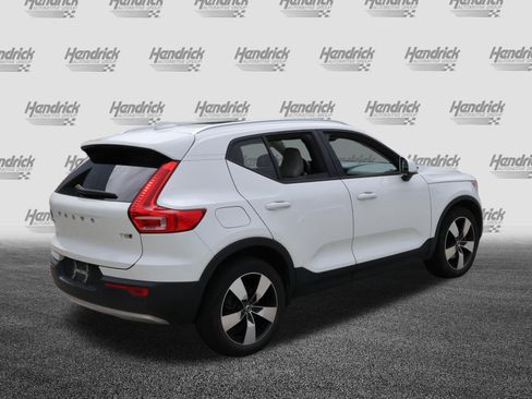 Used 2020 Volvo XC40 T5 Momentum w/ Protection Package Premier AWD/4WD image 9