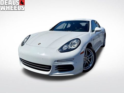 Used 2016 Porsche Panamera RWD image 1