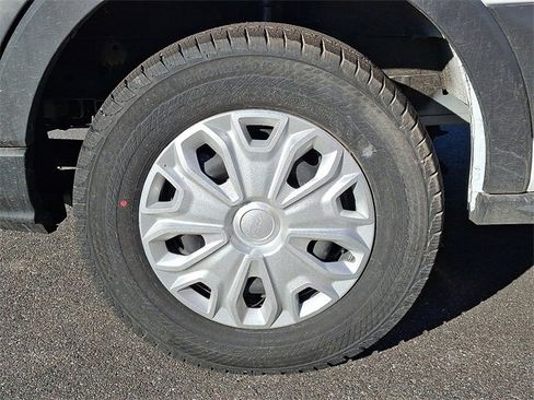 New 2023 Ford E-Transit image 4