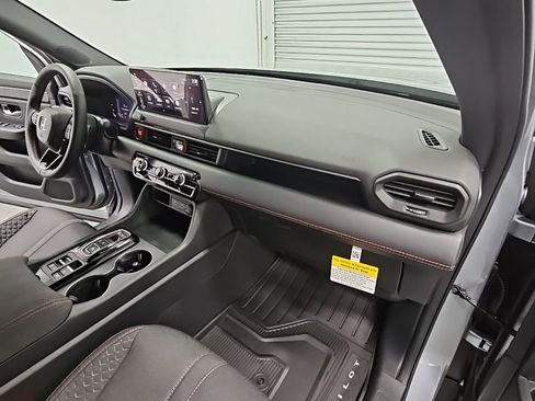 New 2026 Honda Pilot Sport image 40