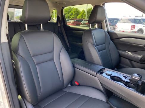 New 2026 Nissan Rogue SV AWD/4WD image 9