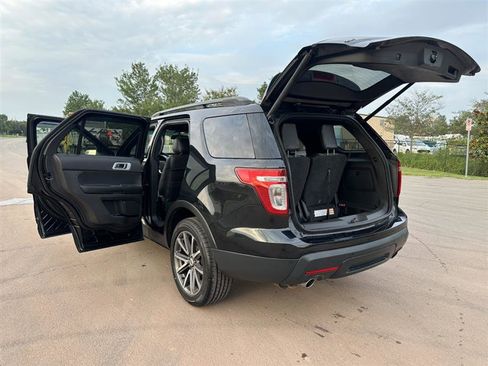 Used 2015 Ford Explorer XLT w/ Equipment Group 202B image 14