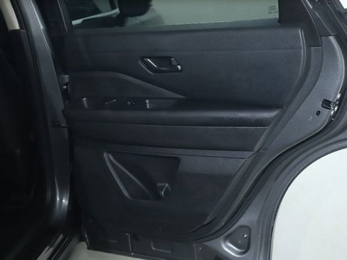 Used 2025 Nissan Pathfinder SV FWD image 32