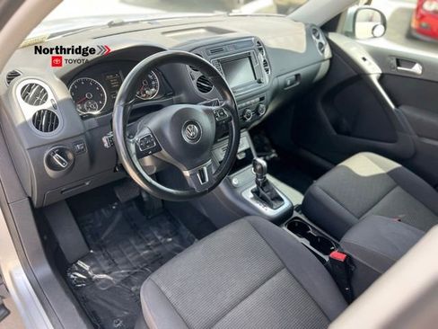 Used 2017 Volkswagen Tiguan Limited w/ Premium Package image 13