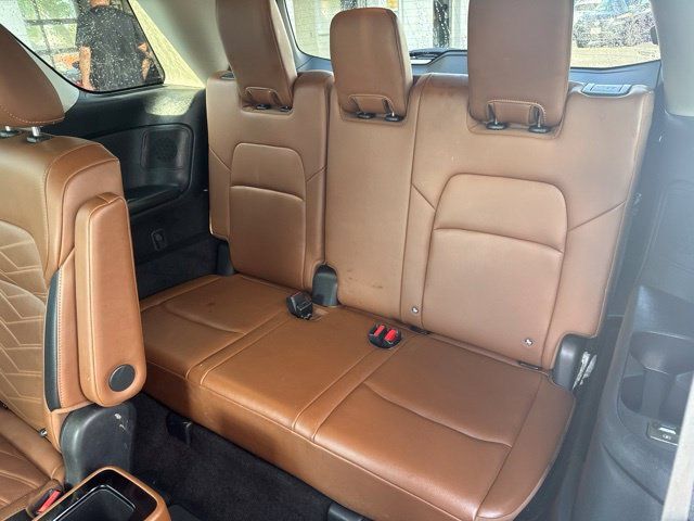 Used 2023 Nissan Pathfinder Platinum AWD/4WD image 18