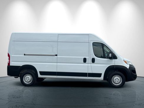 Used 2026 RAM ProMaster 2500 w/ Convenience Group FWD image 3