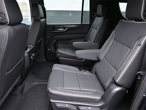 New 2026 GMC Yukon XL Elevation image 11